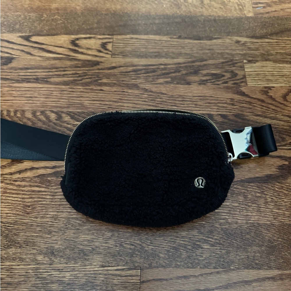 Lululemon Black Fleece Sherpa Crossbody Belt Bag